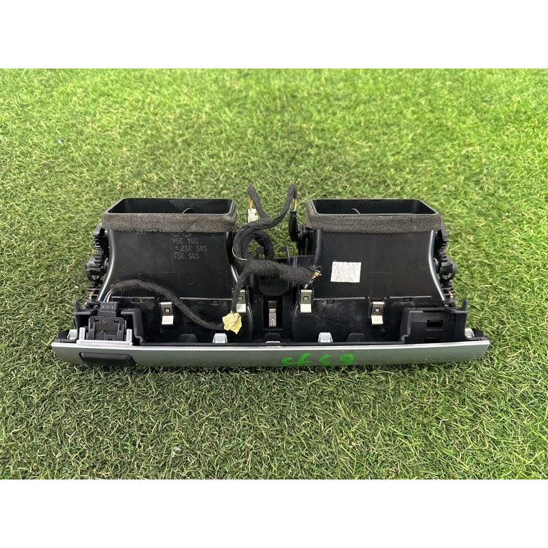 Центральный дефлектор салона (салон) BMW X5 E70 2013-2015 3.0 64229220101