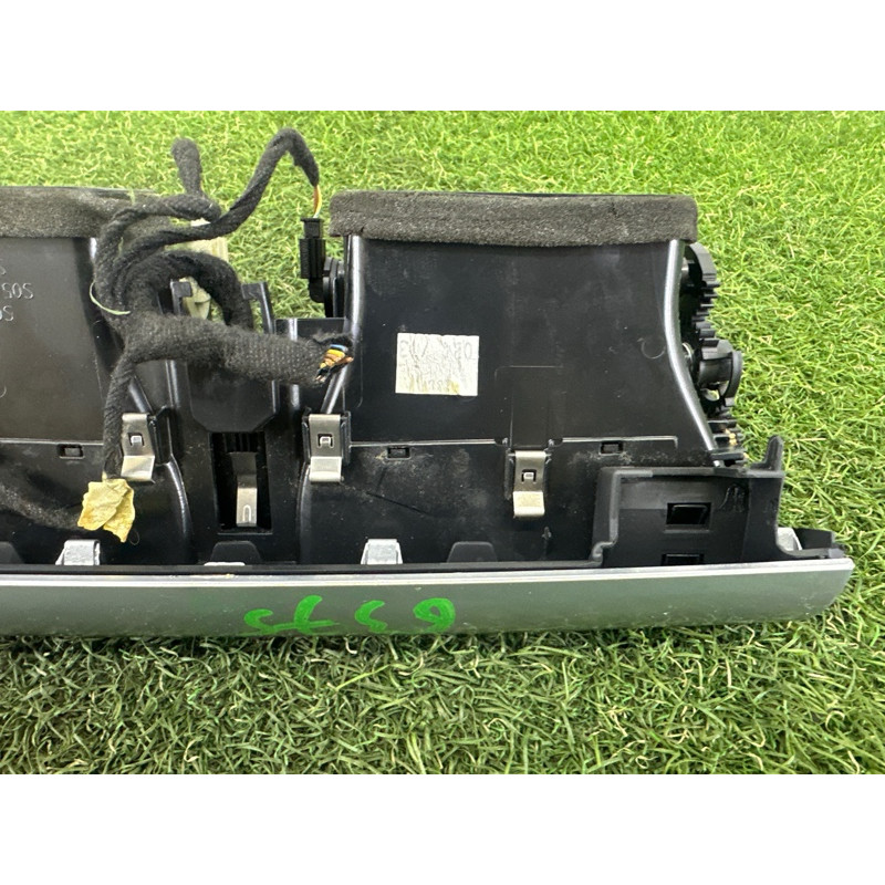 Центральный дефлектор салона (салон) BMW X5 E70 2013-2015 3.0 64229220101