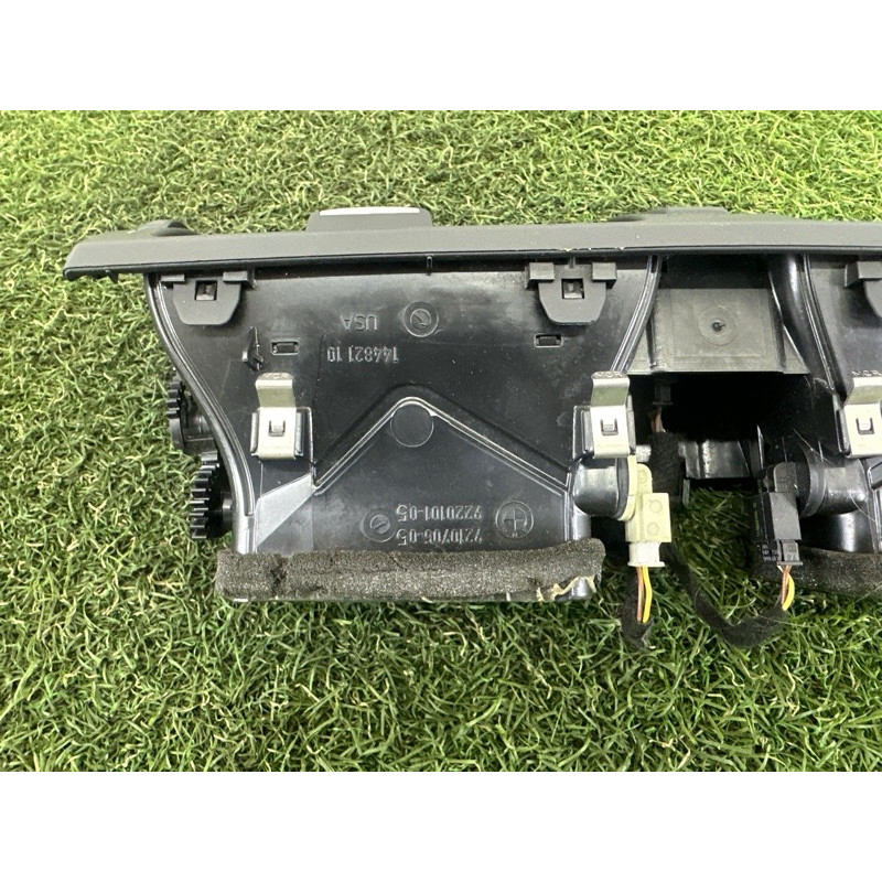 Центральный дефлектор салона (салон) BMW X5 E70 2013-2015 3.0 64229220101