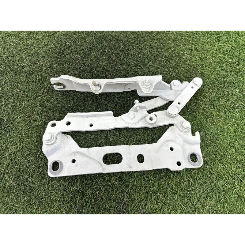 Петля капота (кузов и элементы) BMW 7-series F01 2011 3.0 N54 41007204556