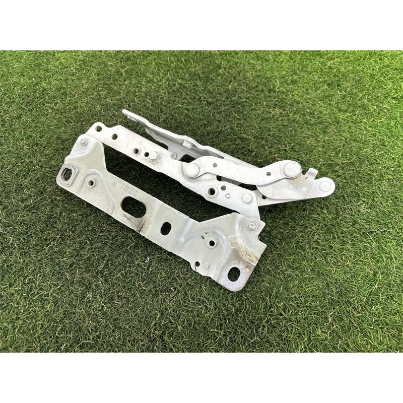 Петля капота (кузов и элементы) BMW 7-series F01 2011 3.0 N54 41007204555