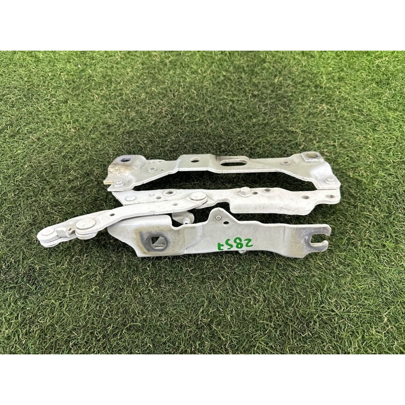 Петля капота (кузов и элементы) BMW 7-series F01 2011 3.0 N54 41007204555