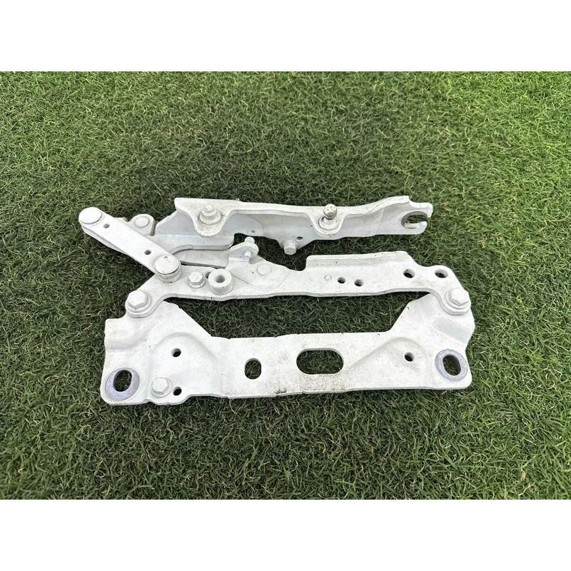 Петля капота (кузов и элементы) BMW 7-series F01 2011 3.0 N54 41007204555