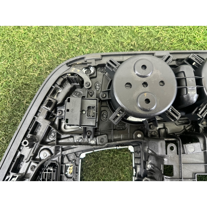 Декоративная накладка центральной консоли (салон) AUDI Q7 4M 2017 3.0 CREC 4M1864241KMVV