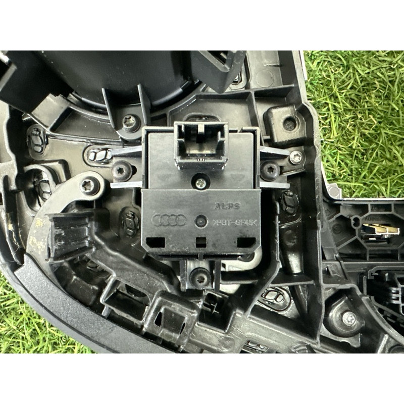 Декоративная накладка центральной консоли (салон) AUDI Q7 4M 2017 3.0 CREC 4M1864241KMVV