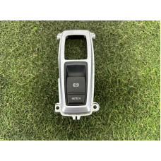 Кнопка стояночного тормоза