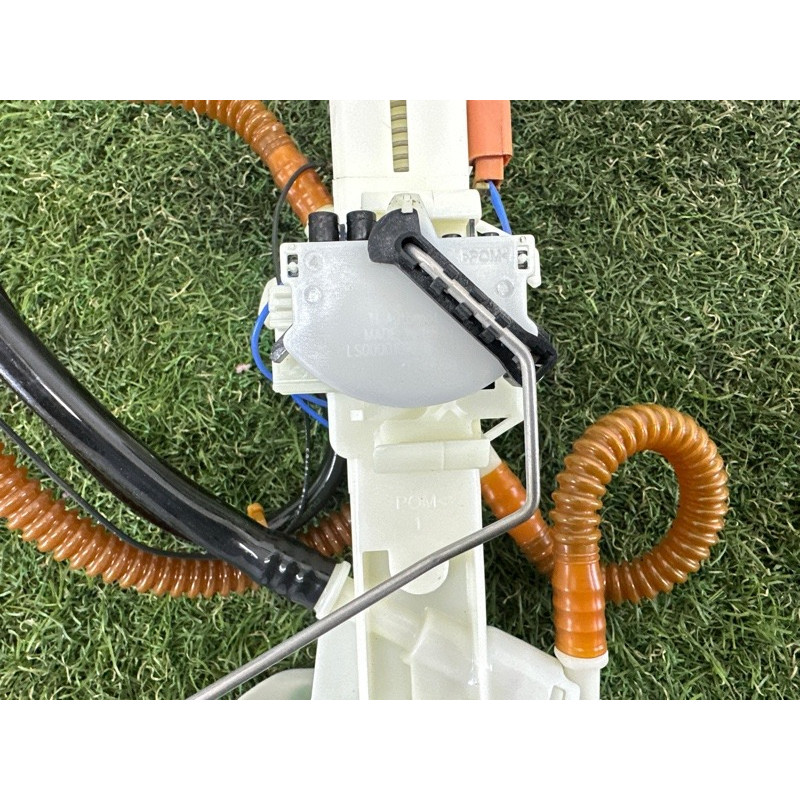 Датчик уровня топлива (электрика / датчики) BMW X5 E70 2011 3.0 N55B30 16117212588