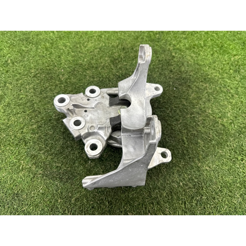 Подушка двигателя (двигатель и элементы) Nissan Rogue T33 2021 2.5 PR25DD 112206RA0A