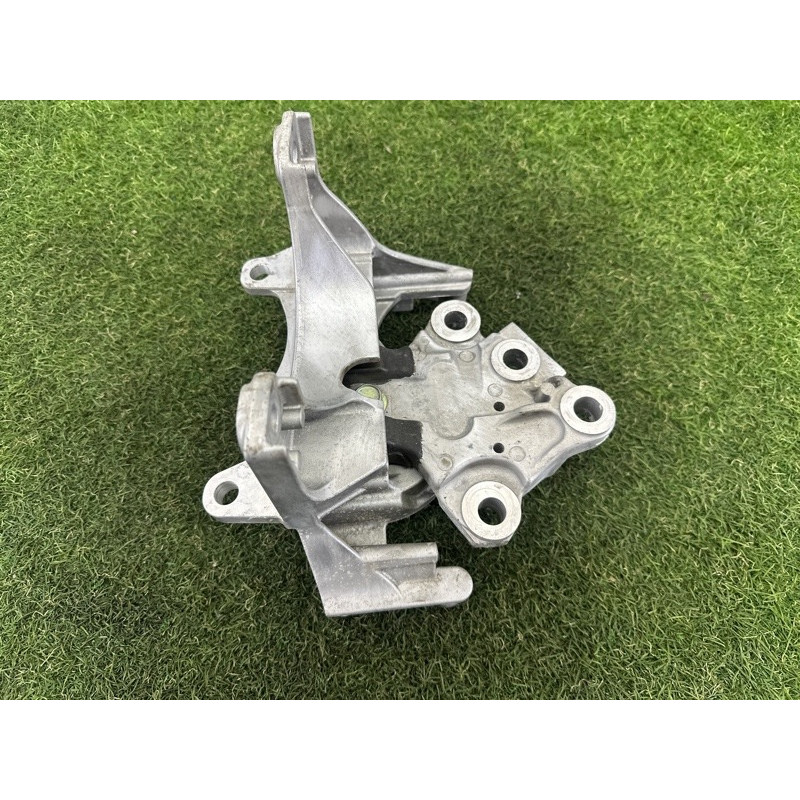 Подушка двигателя (двигатель и элементы) Nissan Rogue T33 2021 2.5 PR25DD 112206RA0A