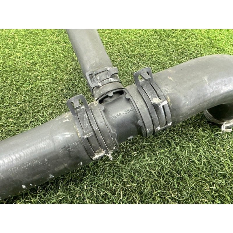 Патрубок (система охлаждения) Jeep Grand Cherokee WK2 2017 68244092AA