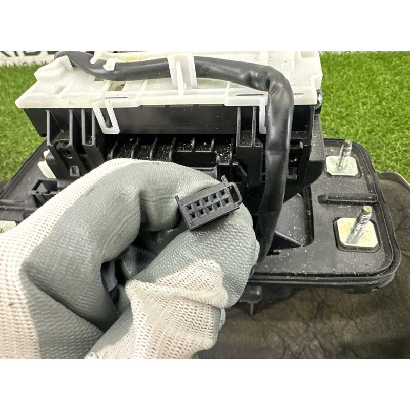 Селектор АКПП (трансмиссия) AUDI Q5 8R 2012 2.0 CAEB 8K1713105B