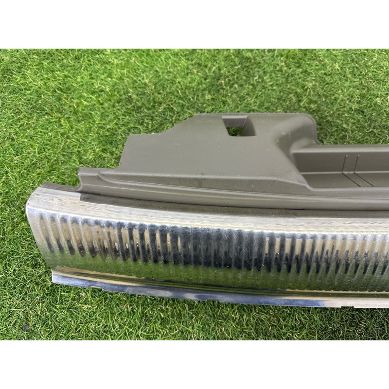Накладка замка кришки багажника (салон) AUDI Q5 8R 2012 2.0 CAEB 8R0864483CL91