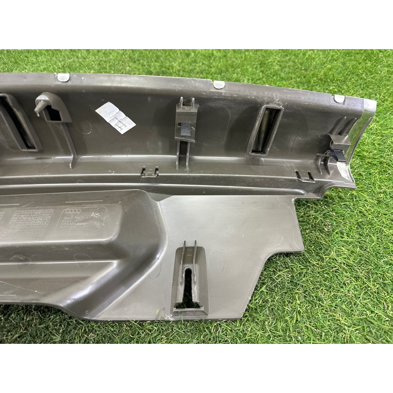 Накладка замка кришки багажника (салон) AUDI Q5 8R 2012 2.0 CAEB 8R0864483CL91
