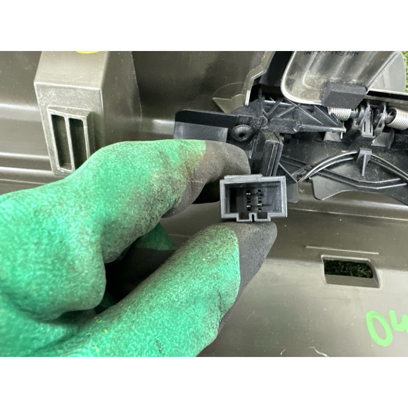 Накладка замка кришки багажника (салон) AUDI Q5 8R 2012 2.0 CAEB 8R0864483CL91