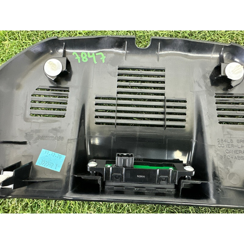 Накладка камеры (салон) Nissan Rogue T33 2021 2.5 PR25DD 284L86RR0A