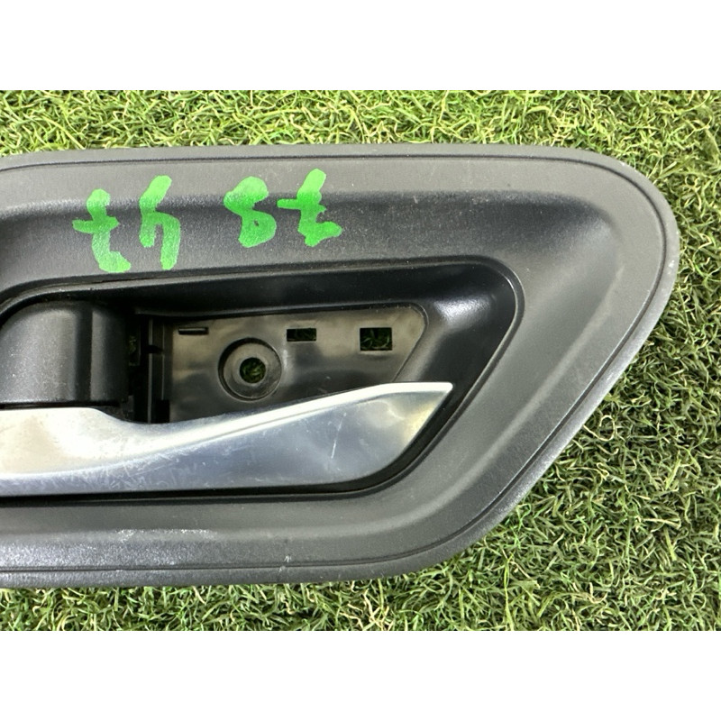 Ручка двери внутренняя (салон) Nissan Rogue T33 2021 2.5 PR25DD 806716RR0A