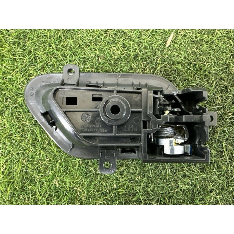 Ручка двери внутренняя (салон) Nissan Rogue T33 2021 2.5 PR25DD 806716RR0A