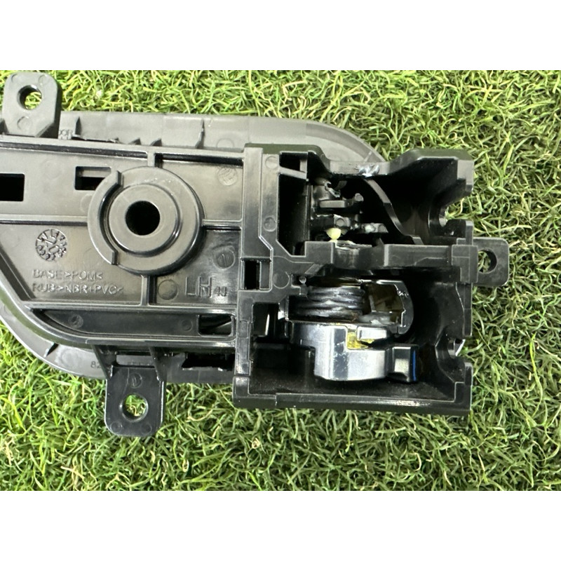 Ручка двери внутренняя (салон) Nissan Rogue T33 2021 2.5 PR25DD 806716RR0A