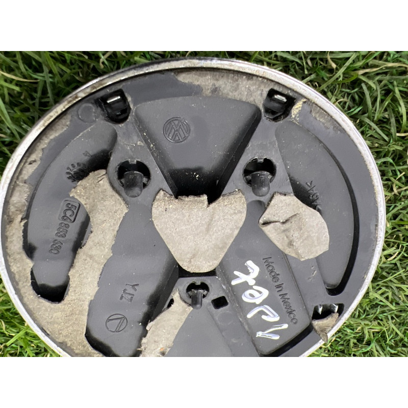 Эмблема (кузов и элементы) Volkswagen Jetta MK6 2011 2.0 5c6853630