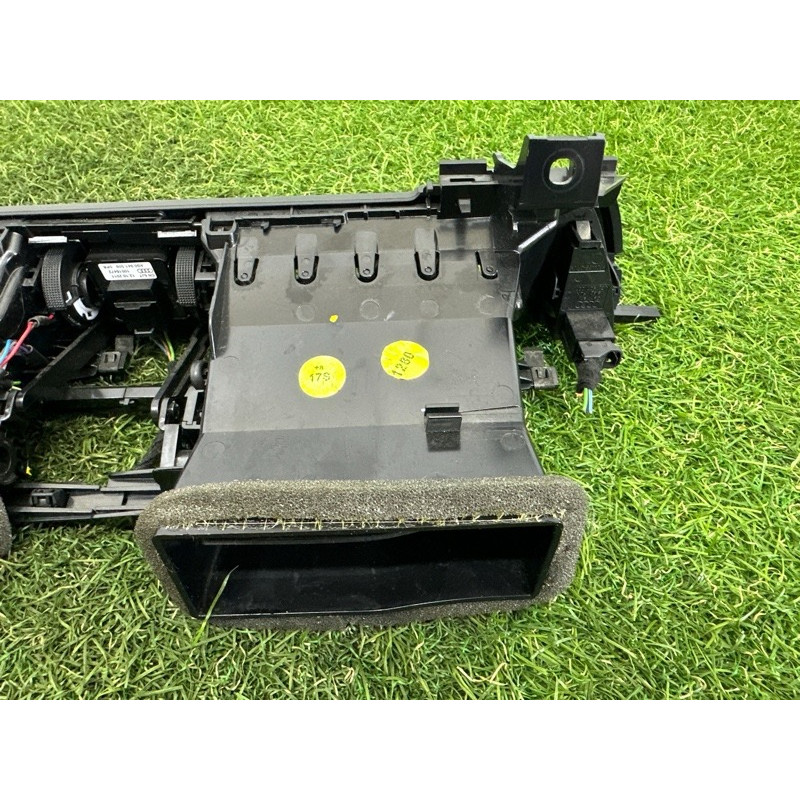 Центральный дефлектор салона (салон) AUDI A7 4G 2012 3.0 CGXB 4G1820951G6PS