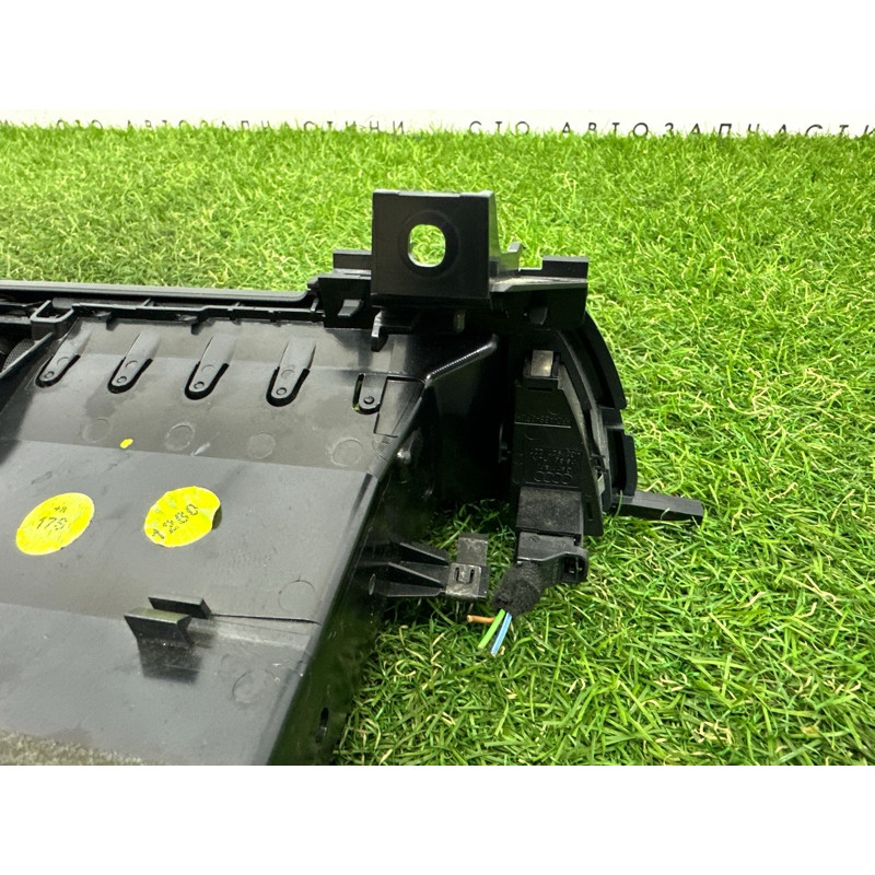 Центральный дефлектор салона (салон) AUDI A7 4G 2012 3.0 CGXB 4G1820951G6PS