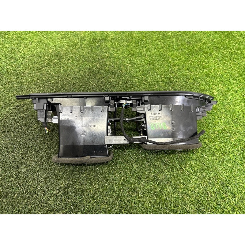 Центральный дефлектор салона (салон) AUDI A7 4G 2012 3.0 CGXB 4G1820951G6PS