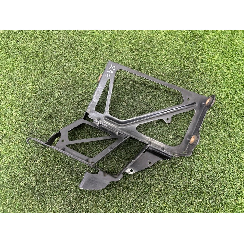 Кронштейн радиатора (кузов и элементы) AUDI A7 4G 2012 3.0 CGXB 4G8121261A