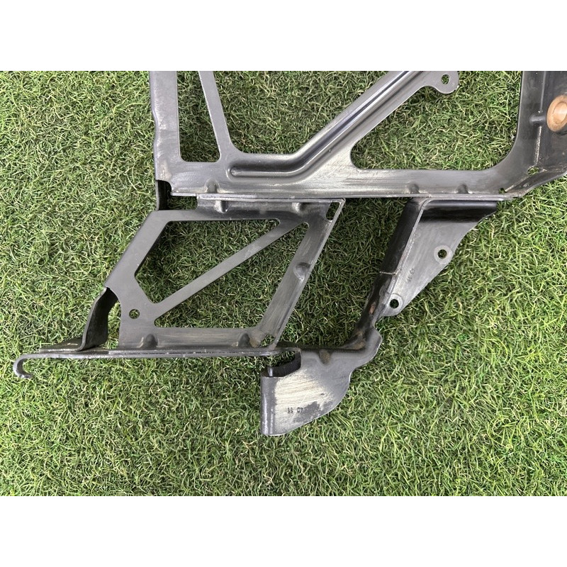 Кронштейн радиатора (кузов и элементы) AUDI A7 4G 2012 3.0 CGXB 4G8121261A