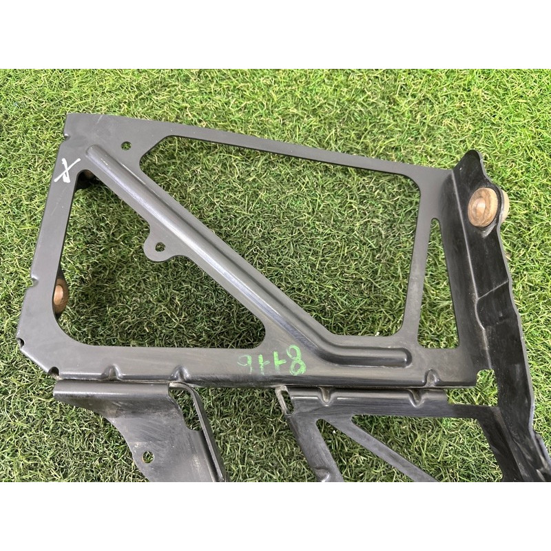 Кронштейн радиатора (кузов и элементы) AUDI A7 4G 2012 3.0 CGXB 4G8121261A