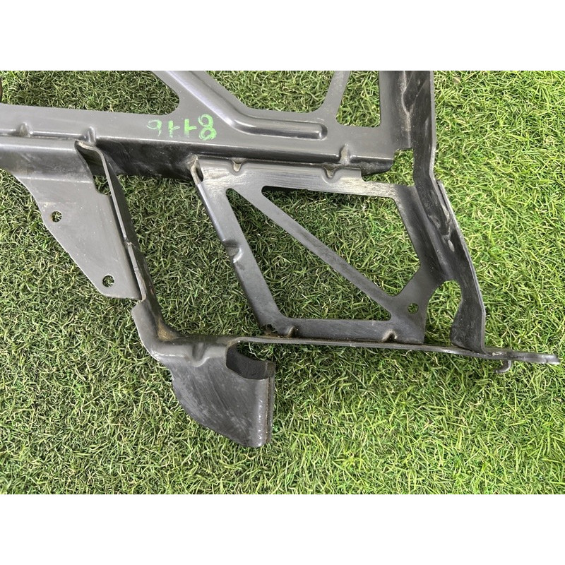 Кронштейн радиатора (кузов и элементы) AUDI A7 4G 2012 3.0 CGXB 4G8121261A