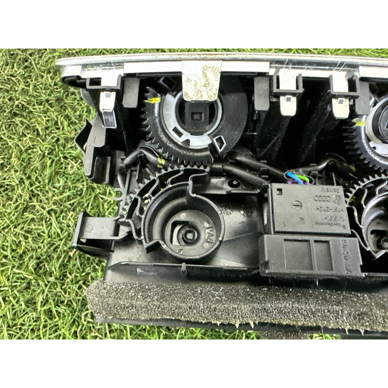 Дефлектор воздуховода (салон) AUDI A7 4G 2012 3.0 CGXB 4G0819203A6PS