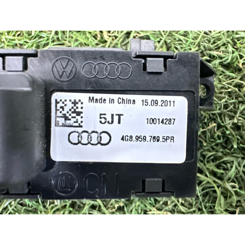 Кнопка памяти сидения (электрика / кнопки) AUDI A7 4G 2012 3.0 CGXB 4G89597695PR