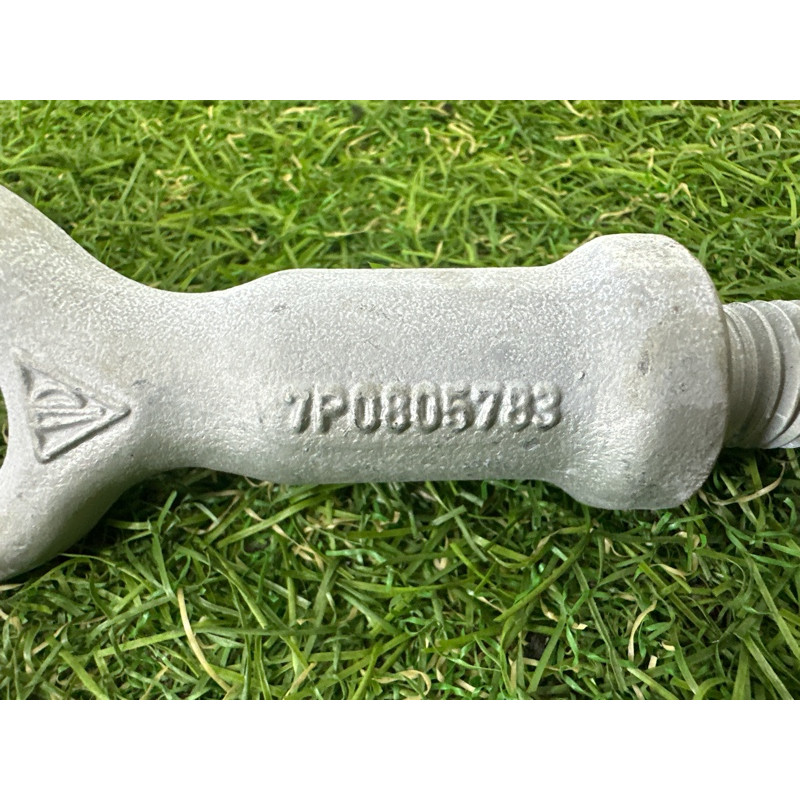 Комплект інструменту (аксессуары) Volkswagen Touareg NF 2015 3.6 CGRA 7P0012112J