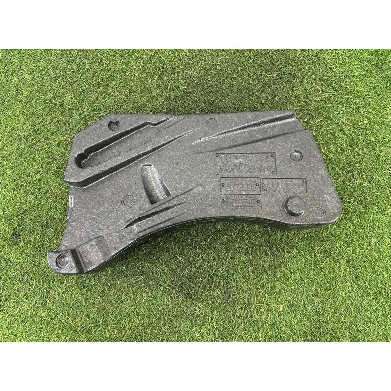 Комплект інструменту (аксессуары) Volkswagen Touareg NF 2015 3.6 CGRA 7P0012112J