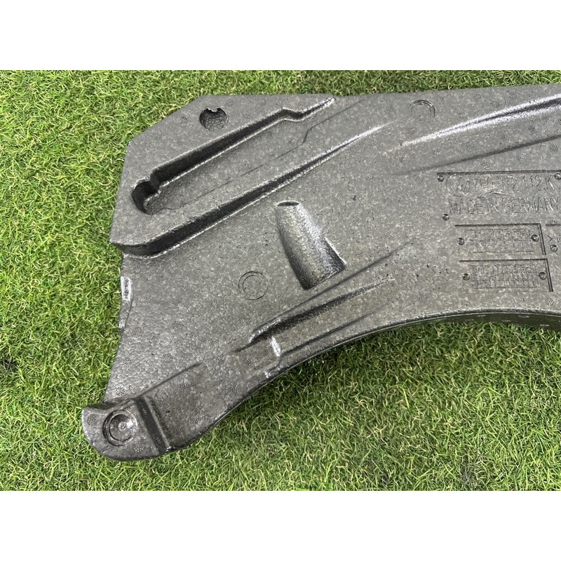 Комплект інструменту (аксессуары) Volkswagen Touareg NF 2015 3.6 CGRA 7P0012112J