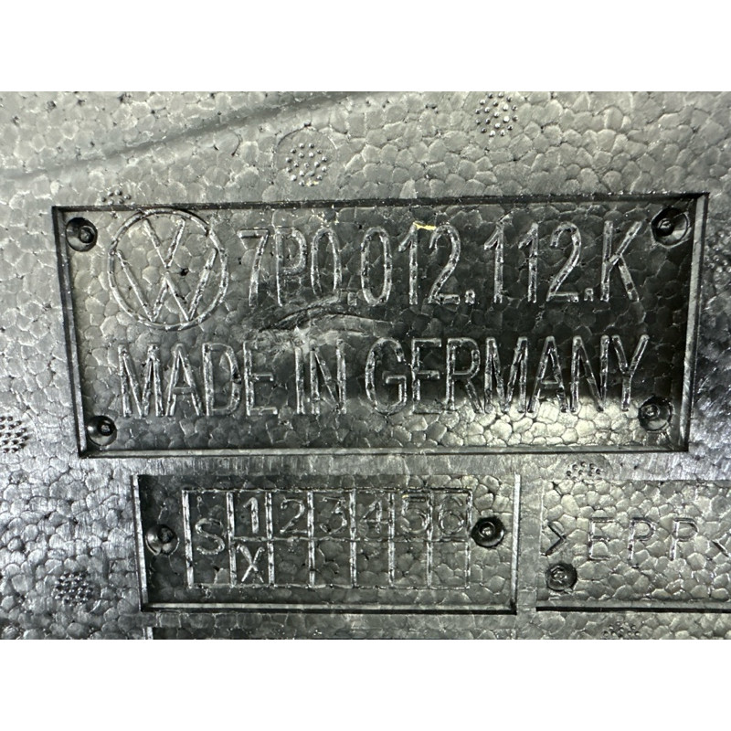 Комплект інструменту (аксессуары) Volkswagen Touareg NF 2015 3.6 CGRA 7P0012112J