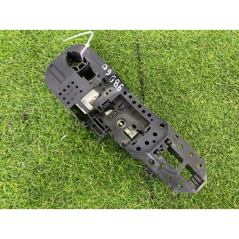 Кронштейн ручки двери (кузов и элементы) Renault Scenic III 2011 1.6 R9M 806060041R