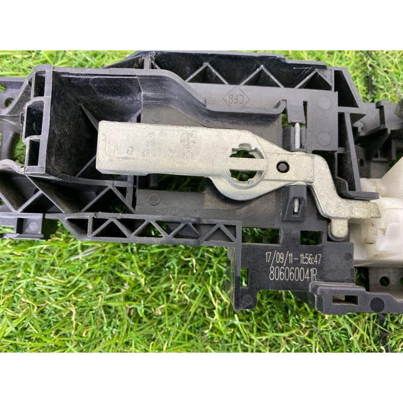 Кронштейн ручки двери (кузов и элементы) Renault Scenic III 2011 1.6 R9M 806060041R