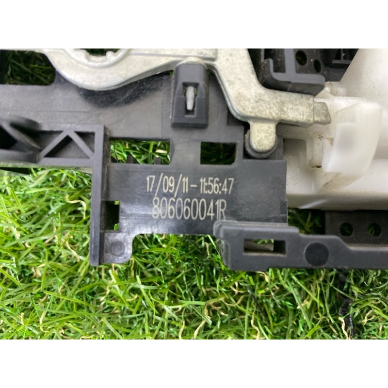 Кронштейн ручки двери (кузов и элементы) Renault Scenic III 2011 1.6 R9M 806060041R