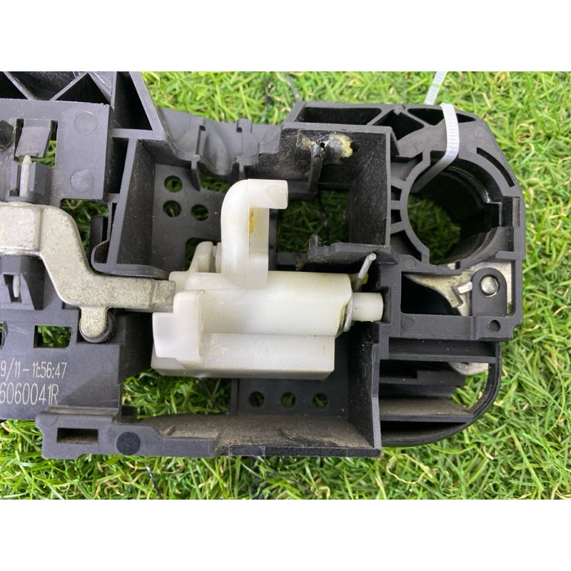 Кронштейн ручки двери (кузов и элементы) Renault Scenic III 2011 1.6 R9M 806060041R