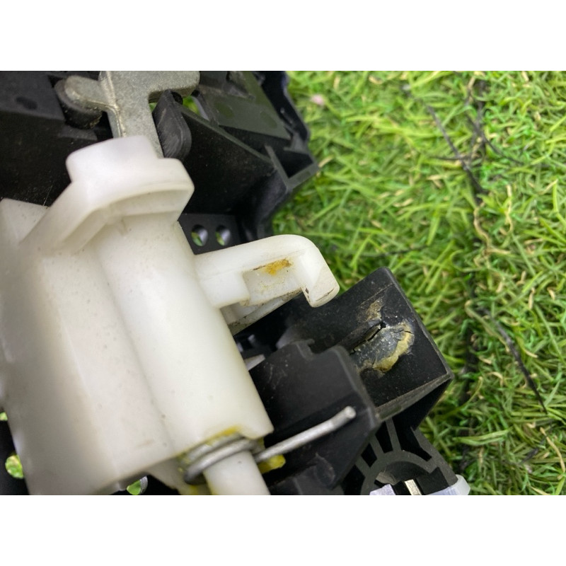 Кронштейн ручки двери (кузов и элементы) Renault Scenic III 2011 1.6 R9M 806060041R