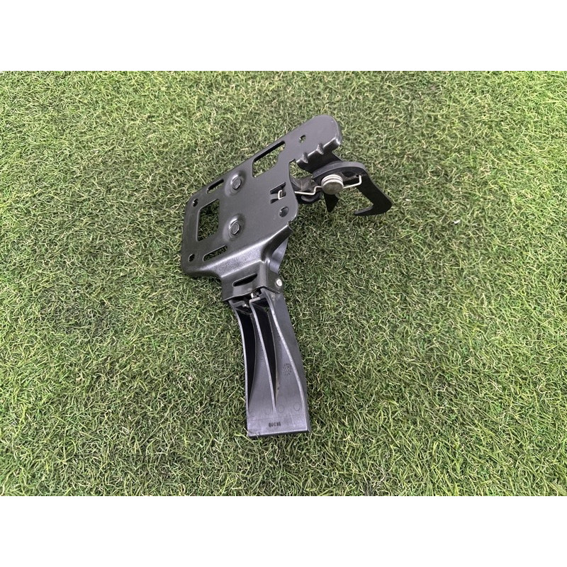 Замок капота (кузов и элементы) AUDI A4 B8 2012 2.0 CAEB 8T0823480