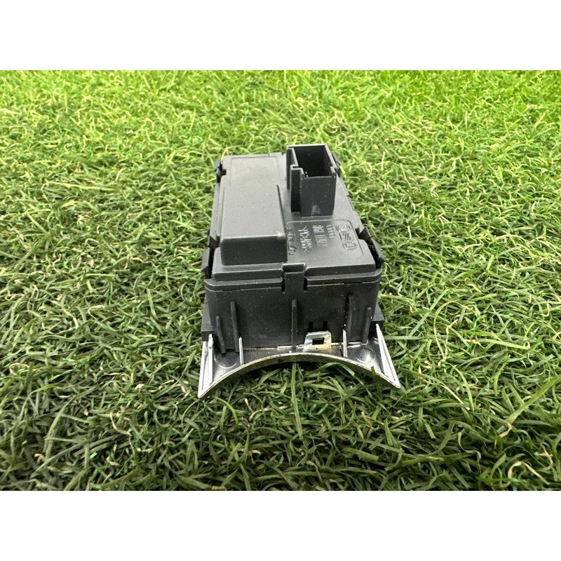 Кнопка ESP (электрика / кнопки) Volkswagen Touareg NF 2015 3.6 CGRA 7P6927127K