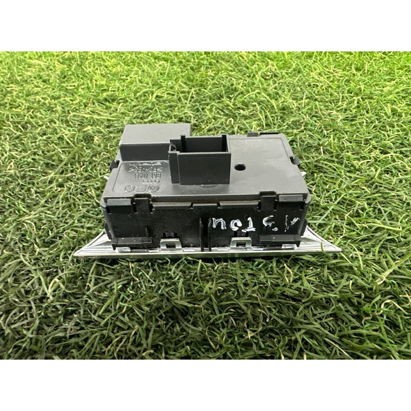 Кнопка ESP (электрика / кнопки) Volkswagen Touareg NF 2015 3.6 CGRA 7P6927127K