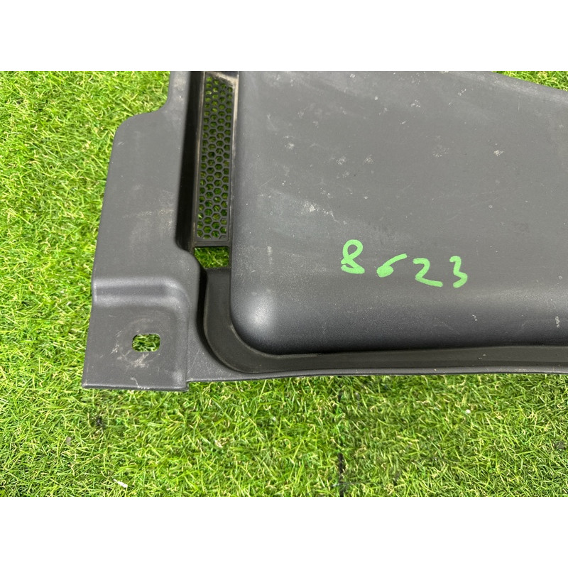 Жабо (кузов и элементы) AUDI A4 B8 2012 2.0 CAEB 8K1819447B01C