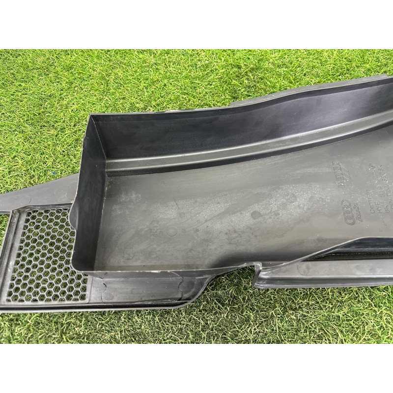 Жабо (кузов и элементы) AUDI A4 B8 2012 2.0 CAEB 8K1819447B01C