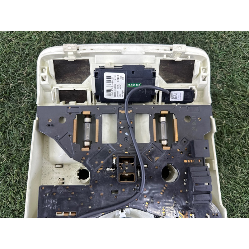 Плафон салона (салон) AUDI A4 B8 2012 2.0 CAEB 8T0947140U57