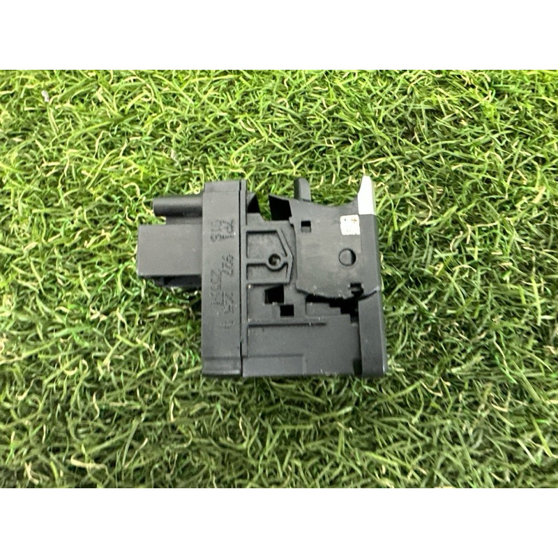 Кнопка стоянкового гальма (електрика / кнопки) Volkswagen Touareg NF 2015 3.6 CGRA 7P1927225DZJU