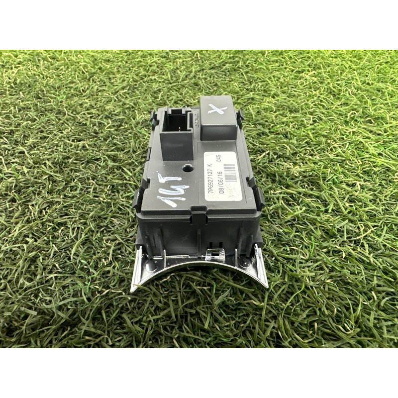 Кнопка ESP (електрика / кнопки) Volkswagen Touareg NF 2015 3.6 CGRA 7P6927127K