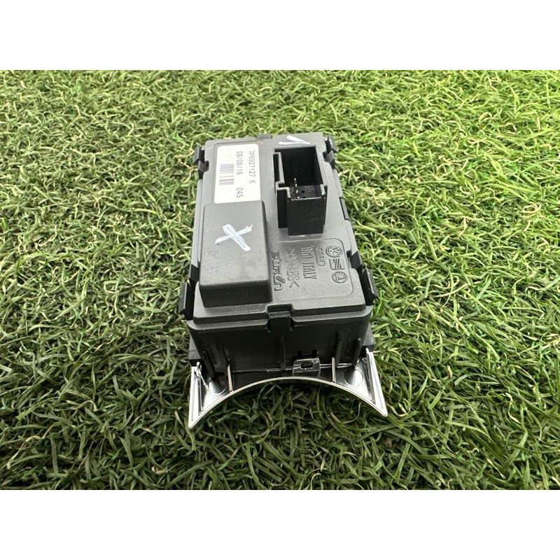 Кнопка ESP (електрика / кнопки) Volkswagen Touareg NF 2015 3.6 CGRA 7P6927127K